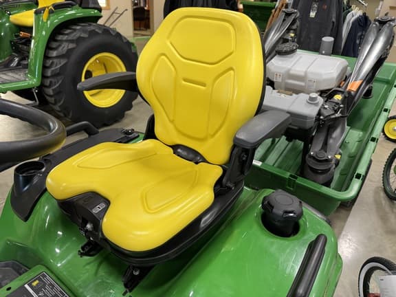 Image of John Deere X734 equipment image 4