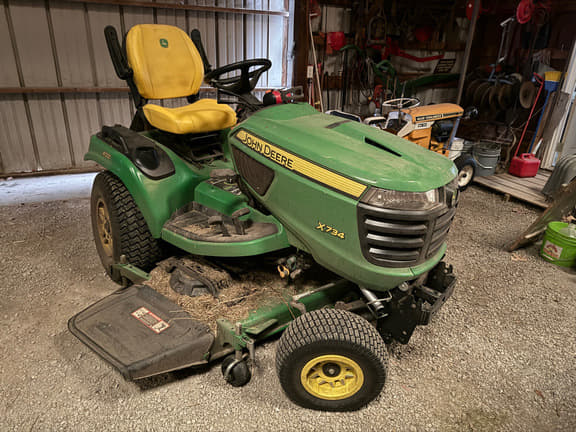 Image of John Deere X734 equipment image 2
