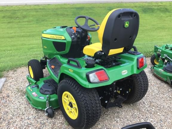 Image of John Deere X734 equipment image 4