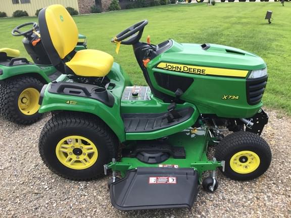 Image of John Deere X734 equipment image 3