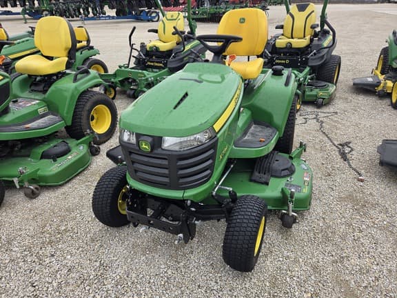 Image of John Deere X734 equipment image 1