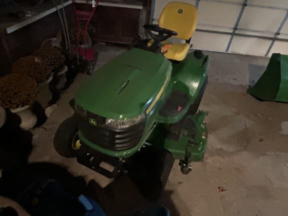 Image of John Deere X734 equipment image 3