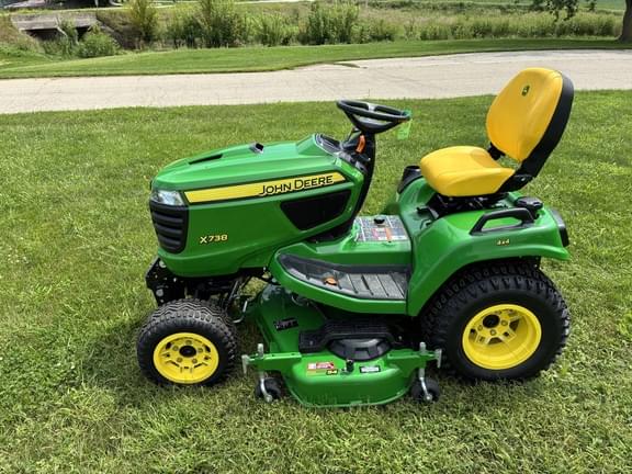 Image of John Deere X738 Primary image