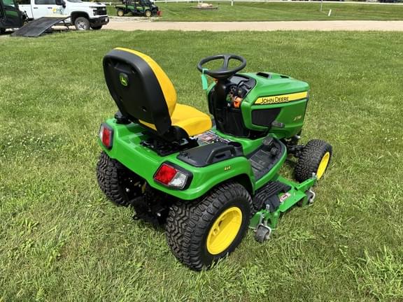 Image of John Deere X738 equipment image 4