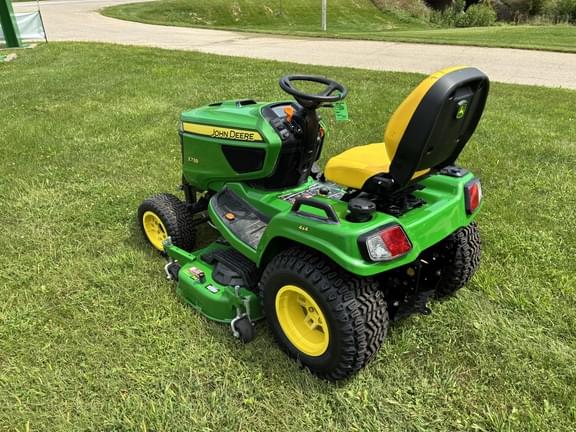 Image of John Deere X738 equipment image 2