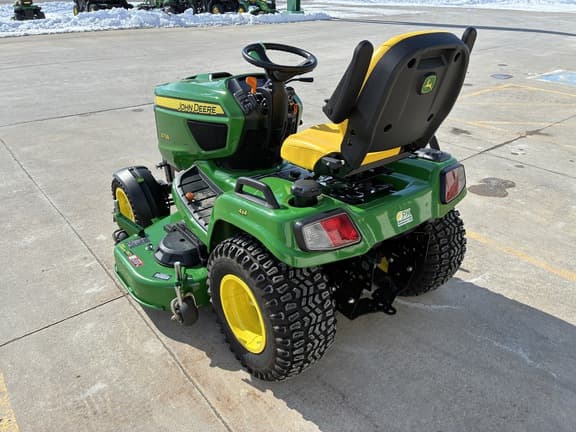 Image of John Deere X738 equipment image 2