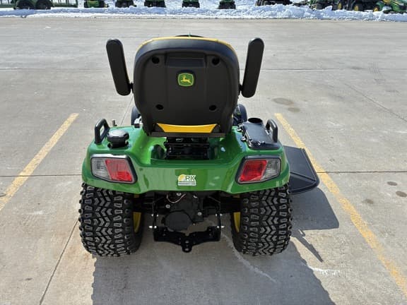 Image of John Deere X738 equipment image 3