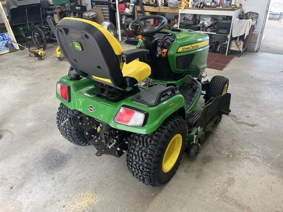 Image of John Deere X738 equipment image 3