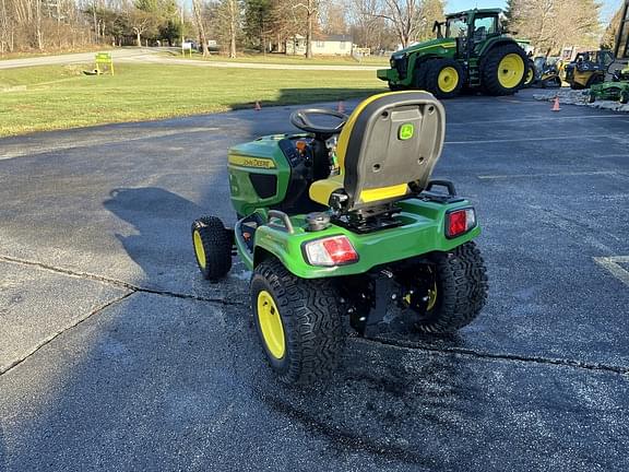 Image of John Deere X738 equipment image 2