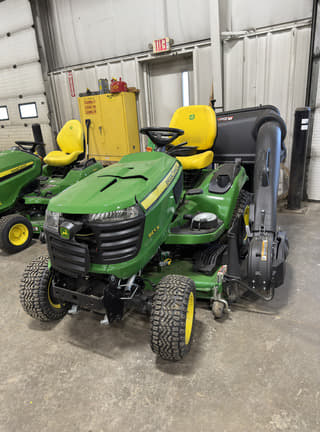 Image of John Deere X738 equipment image 2