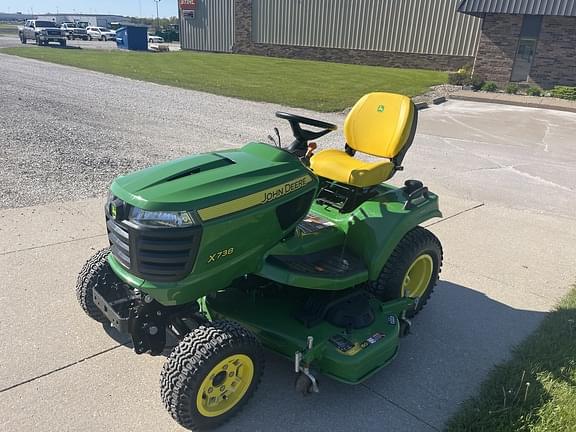 Image of John Deere X738 Primary image