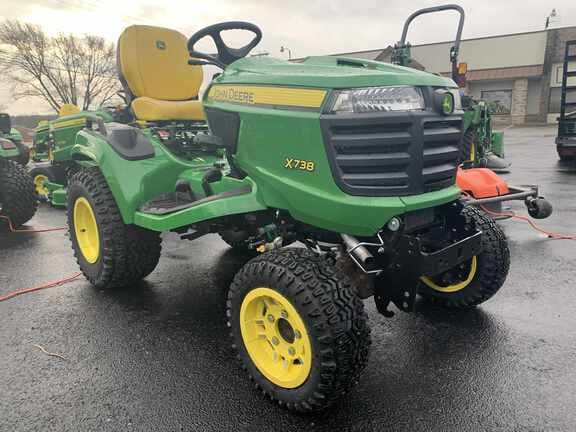 2024 John Deere X738 Equipment Image0