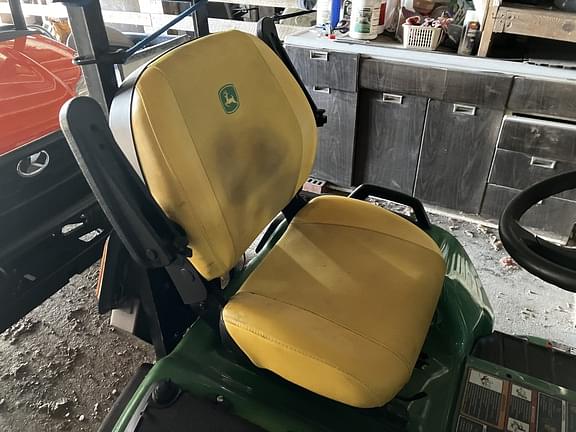 Image of John Deere X738 equipment image 2