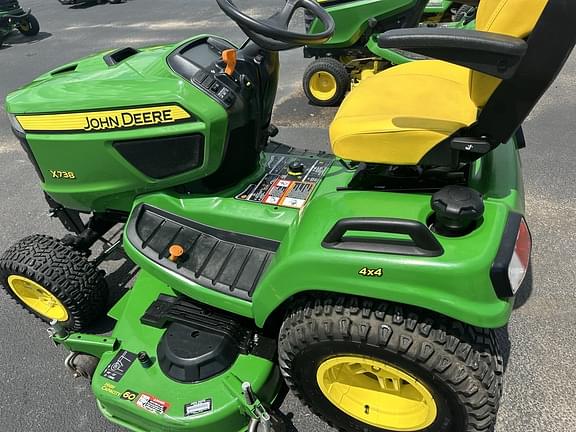 Image of John Deere X738 equipment image 3