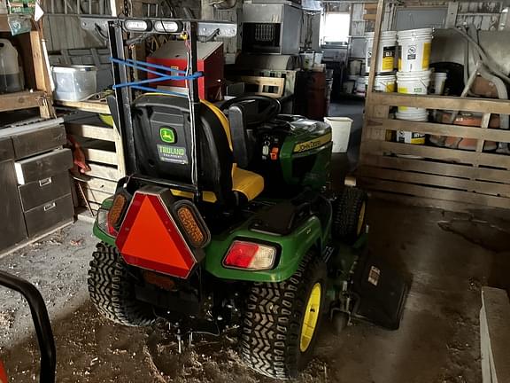 Image of John Deere X738 equipment image 1