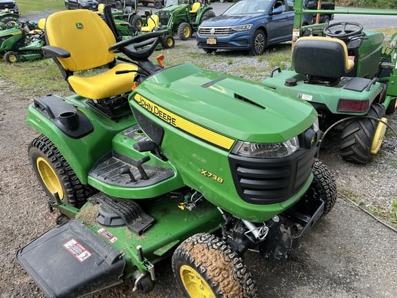 2024 John Deere X738 Equipment Image0