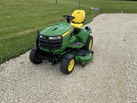 Image of John Deere X739 equipment image 2