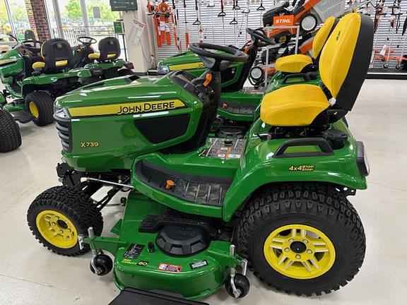 Image of John Deere X739 equipment image 1