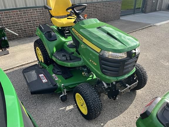 Image of John Deere X739 equipment image 4