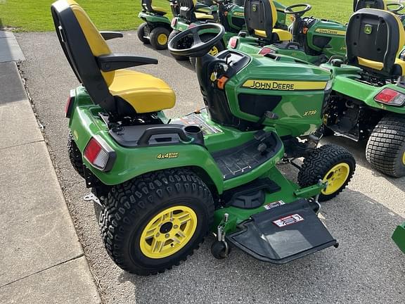 Image of John Deere X739 equipment image 3