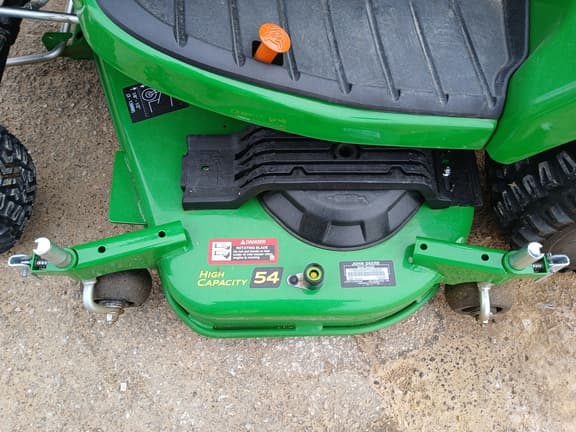 Image of John Deere X739 equipment image 1
