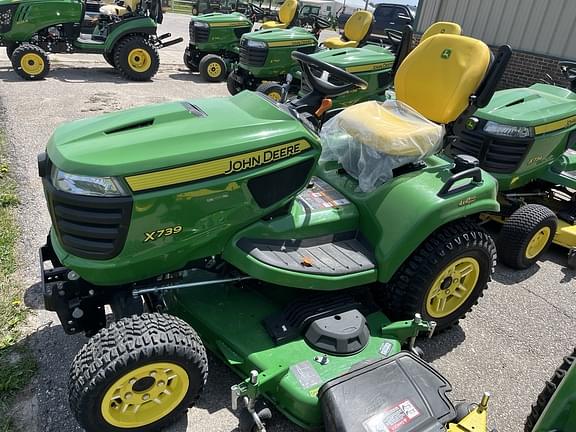 Image of John Deere X739 equipment image 1