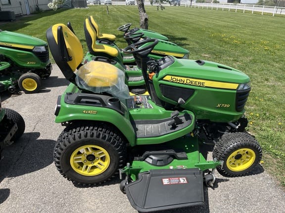 2024 John Deere X739 Equipment Image0