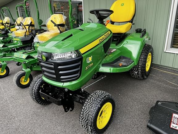 Image of John Deere X739 equipment image 1