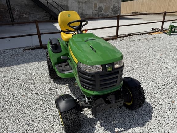 Image of John Deere X739 equipment image 3