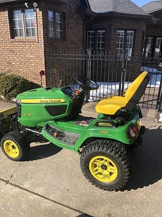 Image of John Deere X739 Primary image