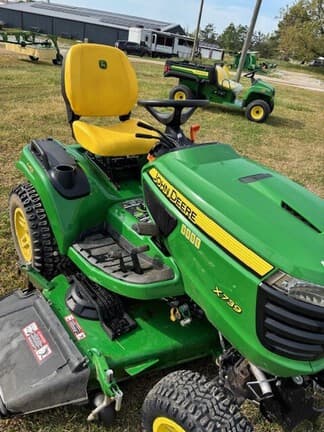 Image of John Deere X739 equipment image 4