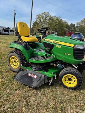 Image of John Deere X739 equipment image 3