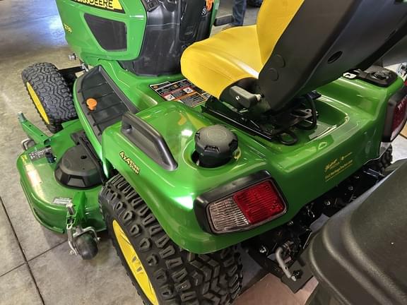Image of John Deere X739 equipment image 4