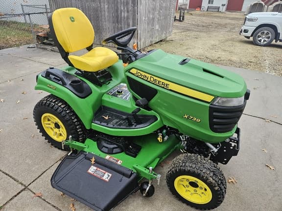 Image of John Deere X739 Primary Image