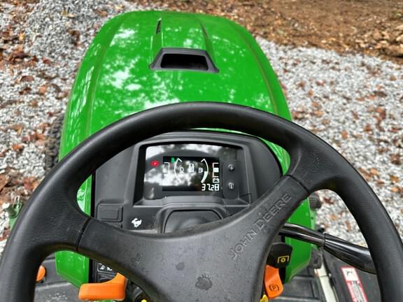 Image of John Deere X739 equipment image 1