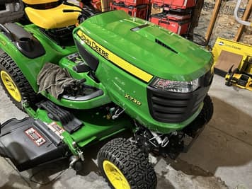 Main image John Deere X739