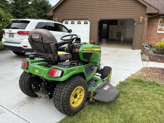 Image of John Deere X739 equipment image 4