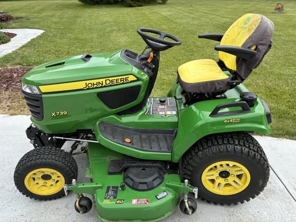 Image of John Deere X739 equipment image 1