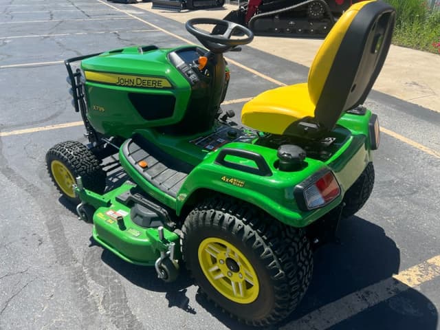 Image of John Deere X739 equipment image 3