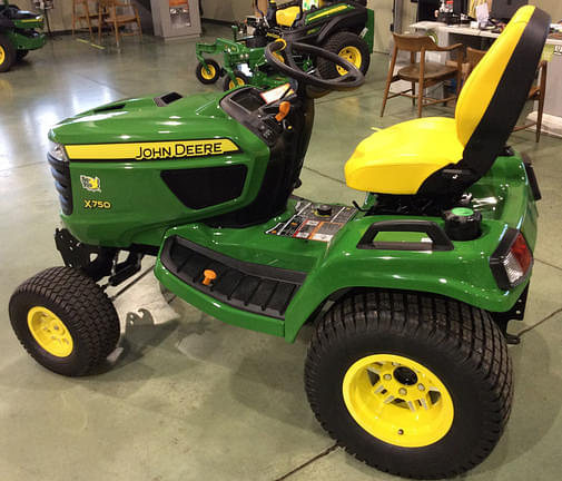 Image of John Deere X750 equipment image 1