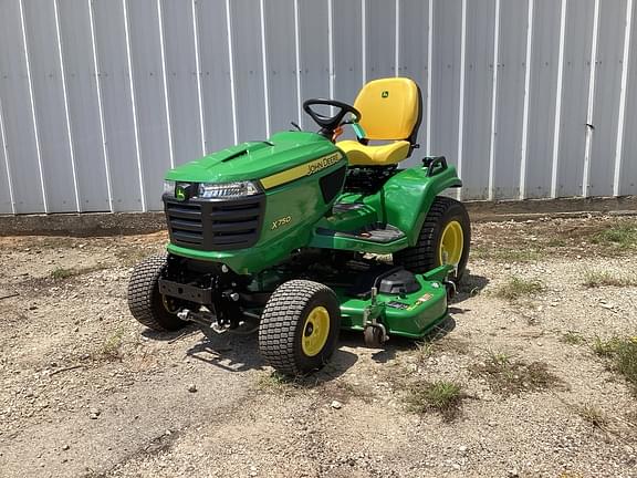 Image of John Deere X750 equipment image 1