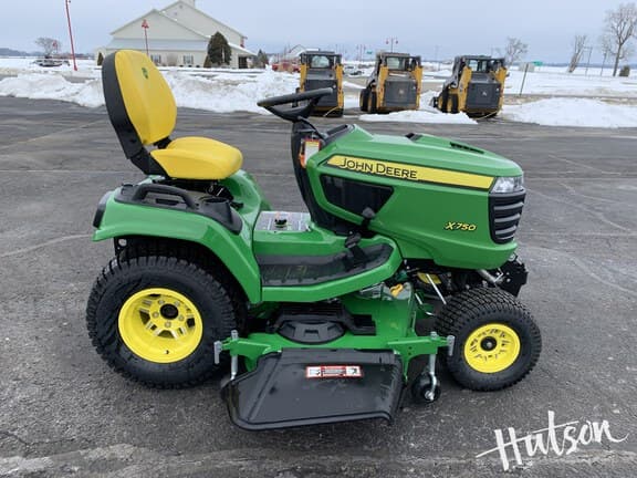 Image of John Deere X750 equipment image 4