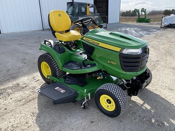 Image of John Deere X750 equipment image 3