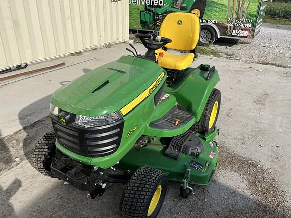 Image of John Deere X750 equipment image 1