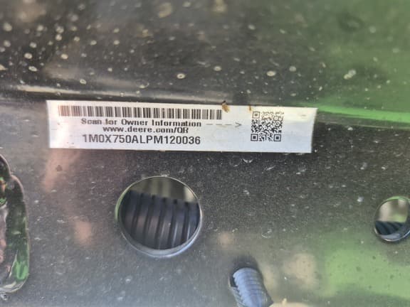 Image of John Deere X750 equipment image 2