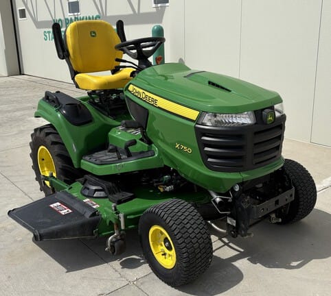2024 John Deere X750 Equipment Image0