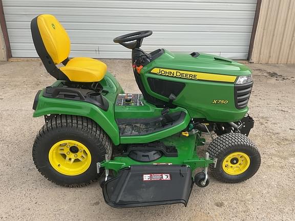 Image of John Deere X750 equipment image 1