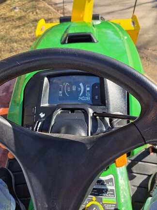 Image of John Deere X750 equipment image 4