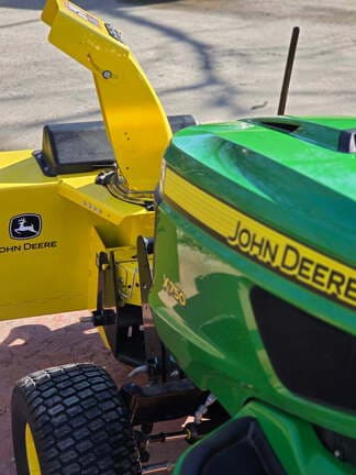 Image of John Deere X750 equipment image 3