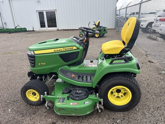 2024 John Deere X750 Equipment Image0